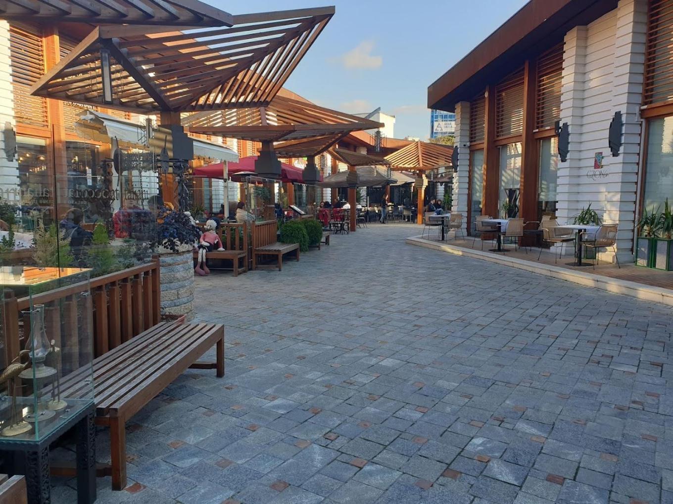 Апартаменти New Bazaar Bliss Тирана Екстер'єр фото